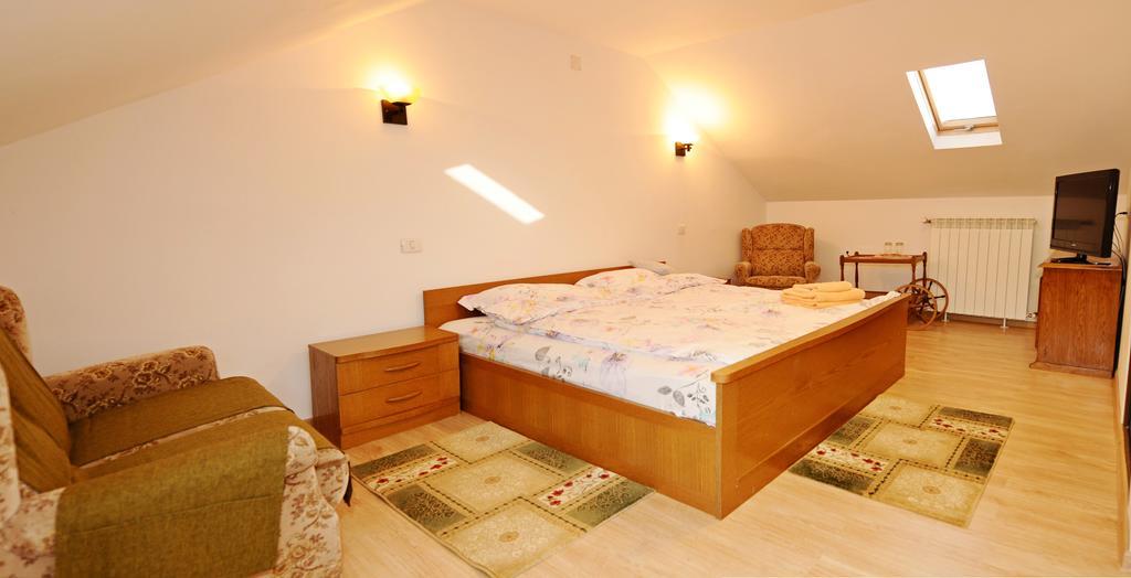 Hotel Route 66 Haţeg Habitación foto